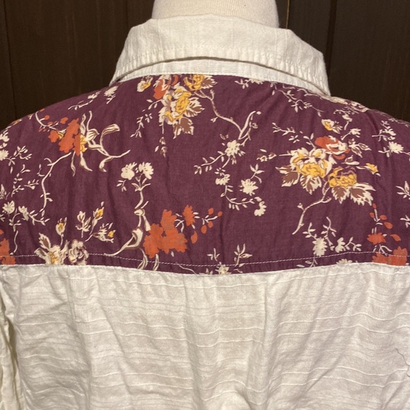 BKE White and Purple Embroidered Button-Up Shirt - Picture 7 of 10